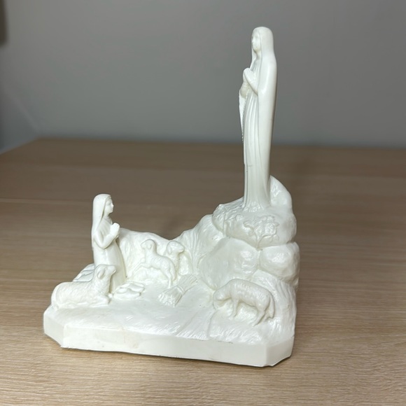 Bacci France Hydracal Plaster Virgin Mary praying over Sheperd and Flock - Picture 1 of 5